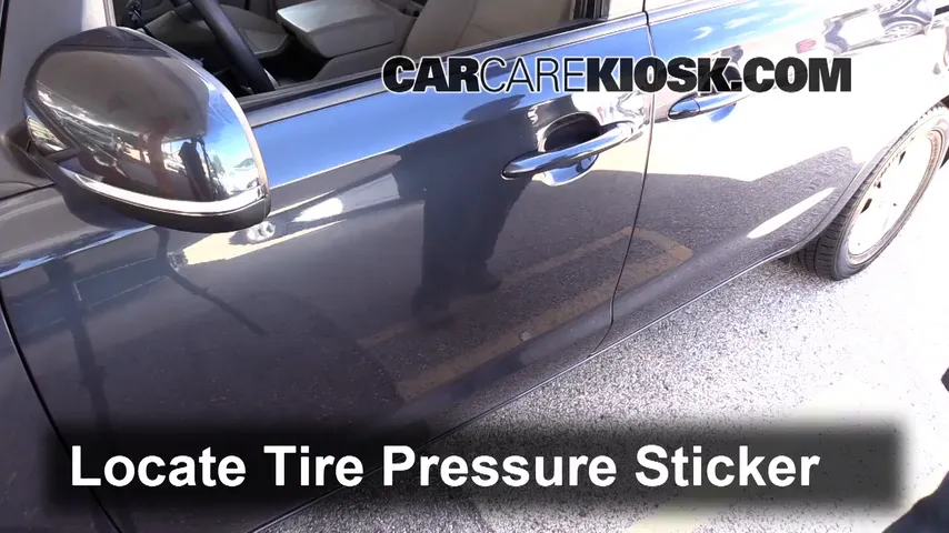 2015 Kia Sedona LX 3.3L V6 Tires & Wheels Check Tire Pressure